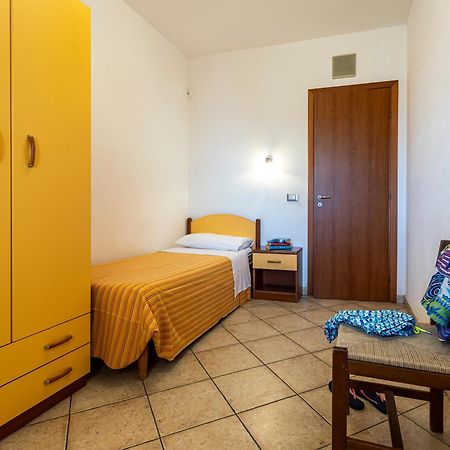אפרטהוטל זמברונה Residenza Marinella מראה חיצוני תמונה