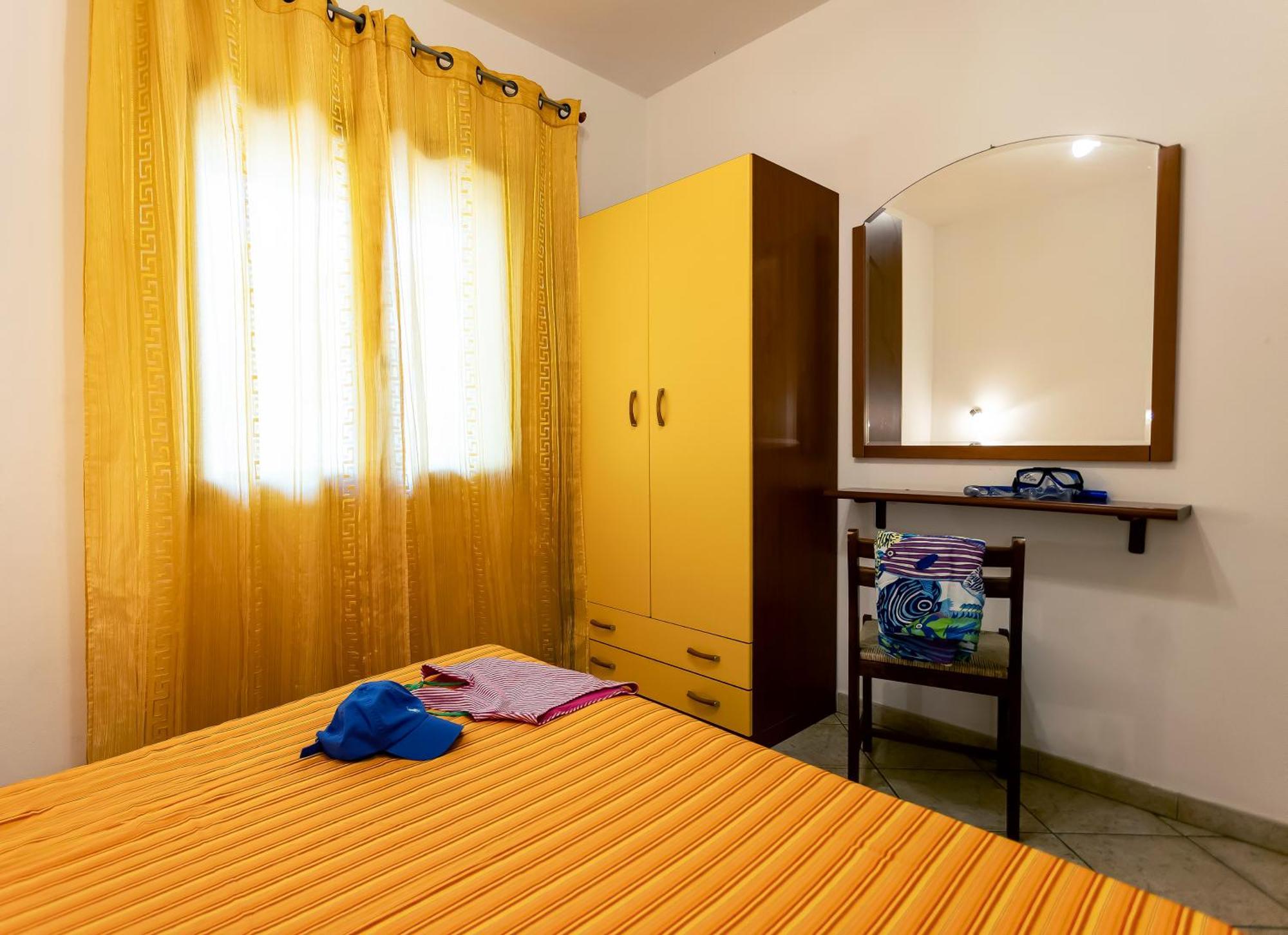 אפרטהוטל זמברונה Residenza Marinella מראה חיצוני תמונה